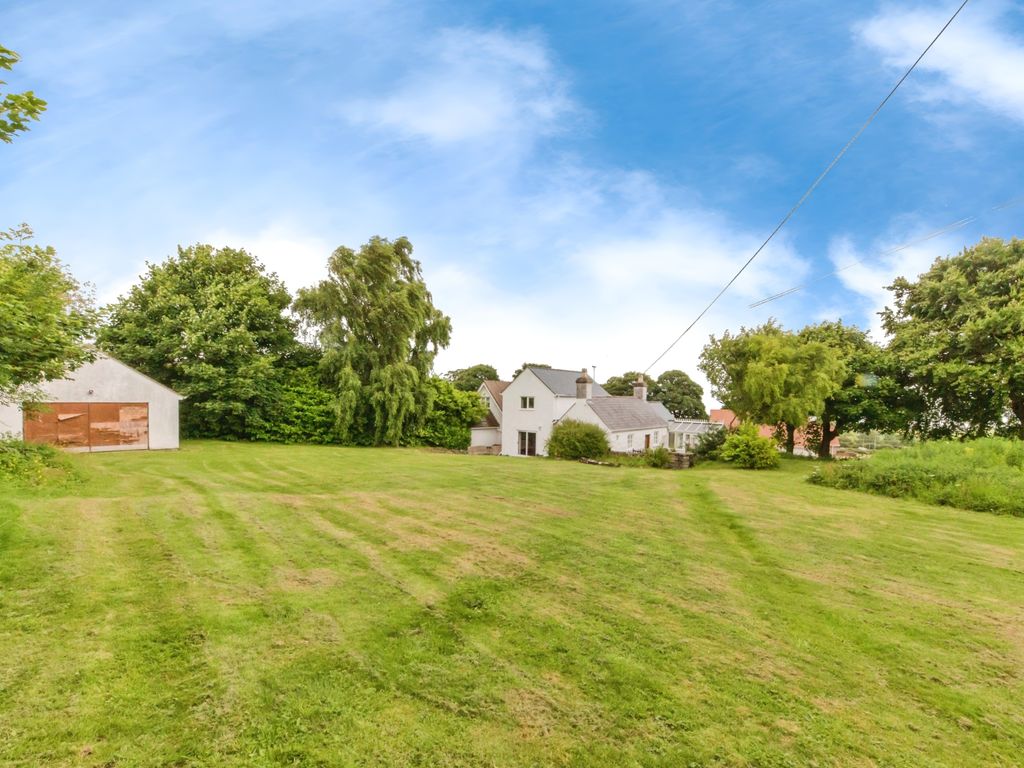 2 bed cottage for sale in Pentre Halkyn, Holywell, Flintshire CH8, £