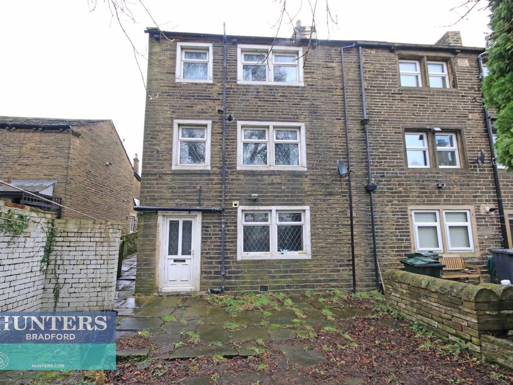 2 bed end terrace house for sale in Pearson Lane Bradford, West