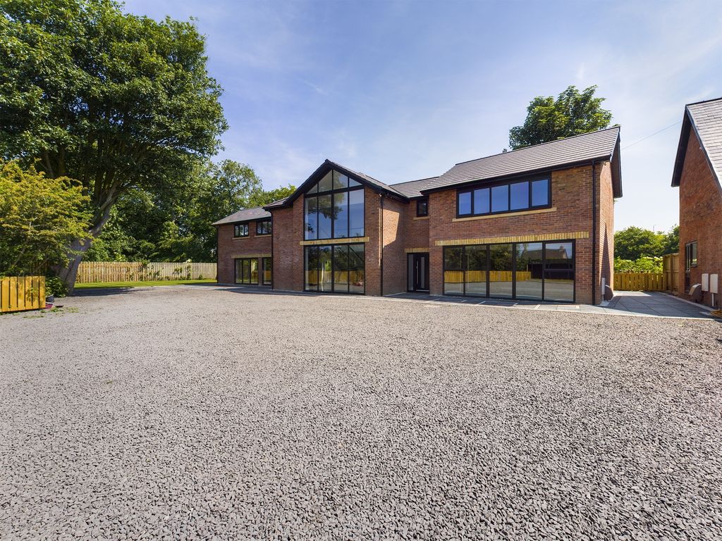 4 bed detached house for sale in Blackpool Road, Kirkham PR4 Zoopla