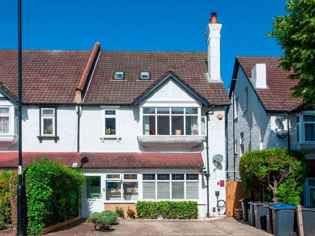 5 bed semidetached house to rent in Mayfield Road, Sanderstead, South