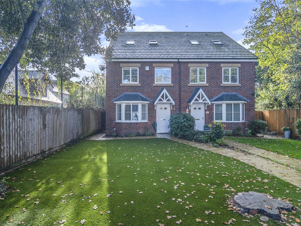 4 bed semidetached house for sale in Woodend Close, Grays RM17 Zoopla