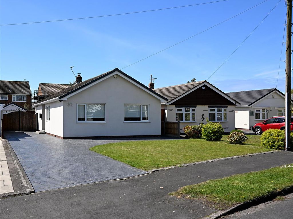 3 bed detached bungalow to rent in Deansgate Lane North, Formby, Liverpool L37, £1,600 pcm Zoopla