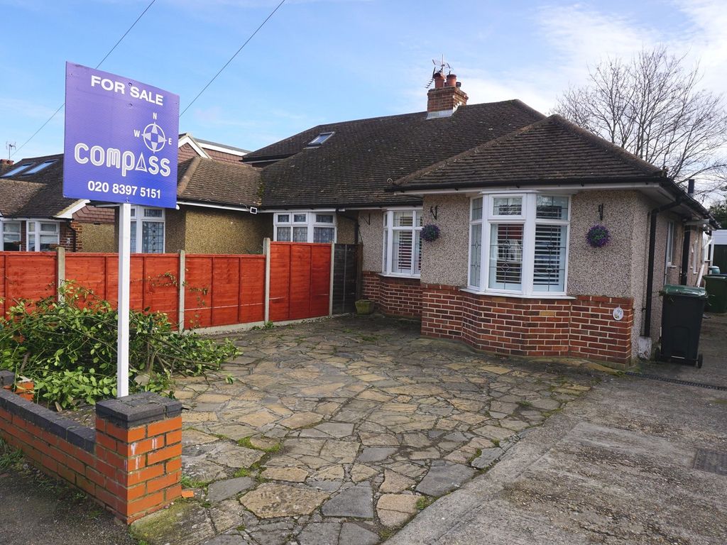 2 bed semidetached bungalow for sale in Cheshire Gardens, Chessington