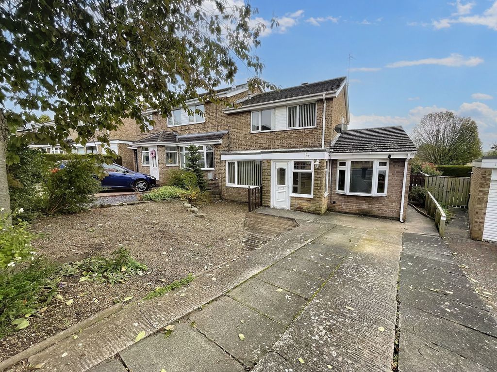 4 bed semidetached house for sale in Canterbury Road, Newton Hall
