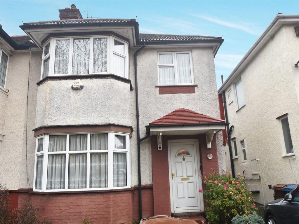 3 bed semidetached house for sale in Shaftesbury Avenue, South Harrow