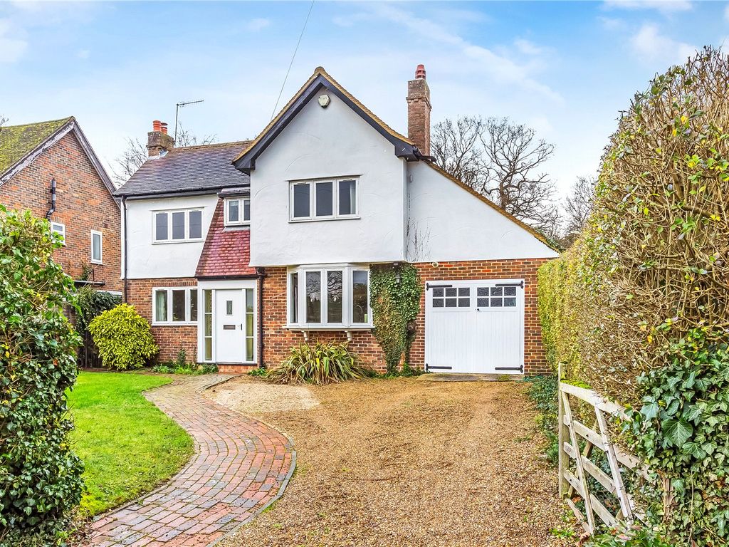 4 bed detached house for sale in Stangrove Road, Edenbridge, Kent TN8