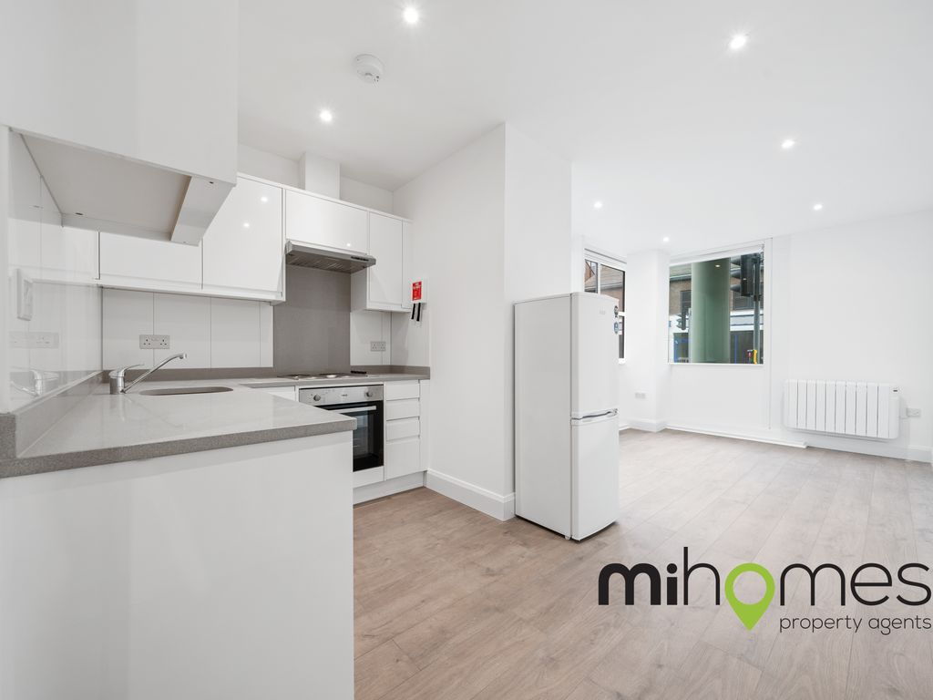 Studio to rent in High Street, Potters Bar EN6, £1,150 pcm Zoopla