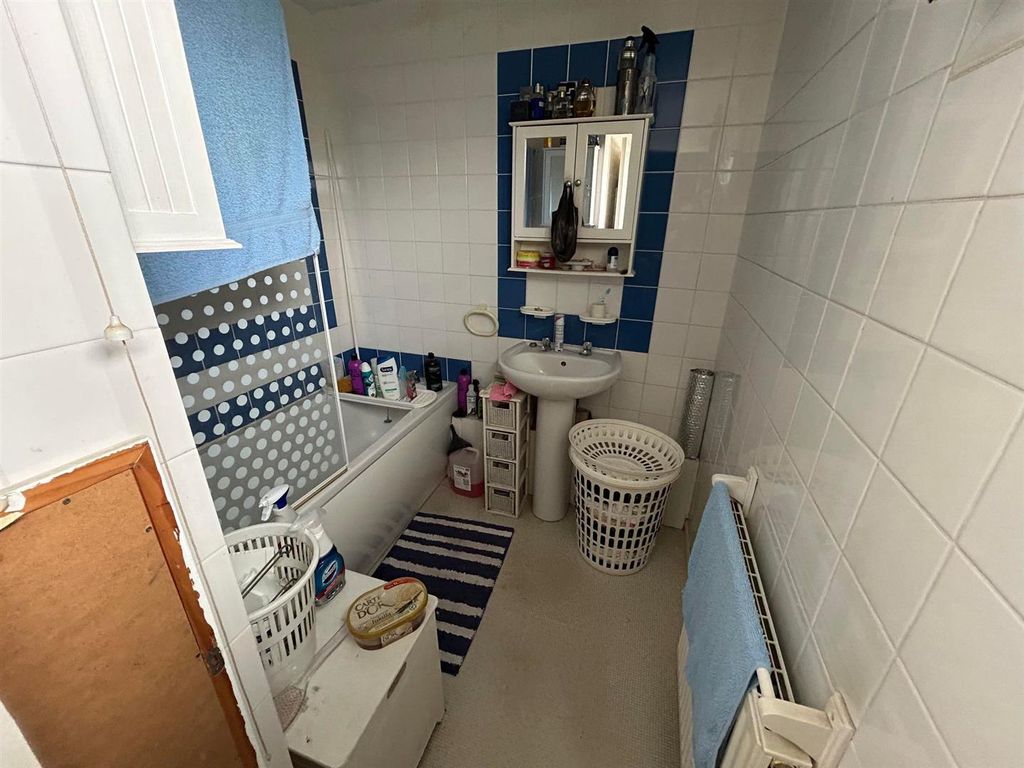 2 bed property for sale in Davidstow Close, Bransholme, Hull HU7, £