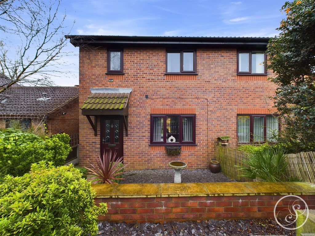 3 bed semidetached house for sale in Middleton Park Road, Middleton