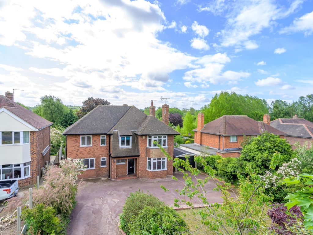 4 bed detached house for sale in Manthorpe Road, Grantham NG31, £