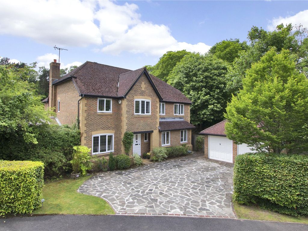 5 bed detached house for sale in Nutfields, Ightham, Sevenoaks, Kent