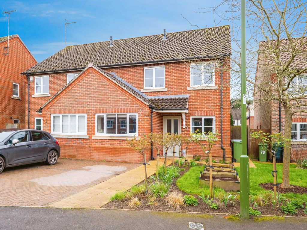 3 bed semidetached house for sale in Deer Way, Horsham, West Sussex RH12, £500,000 Zoopla