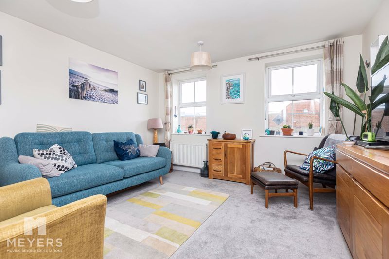 2 bed flat for sale in Southbourne Grove, Bournemouth BH6, £220,000