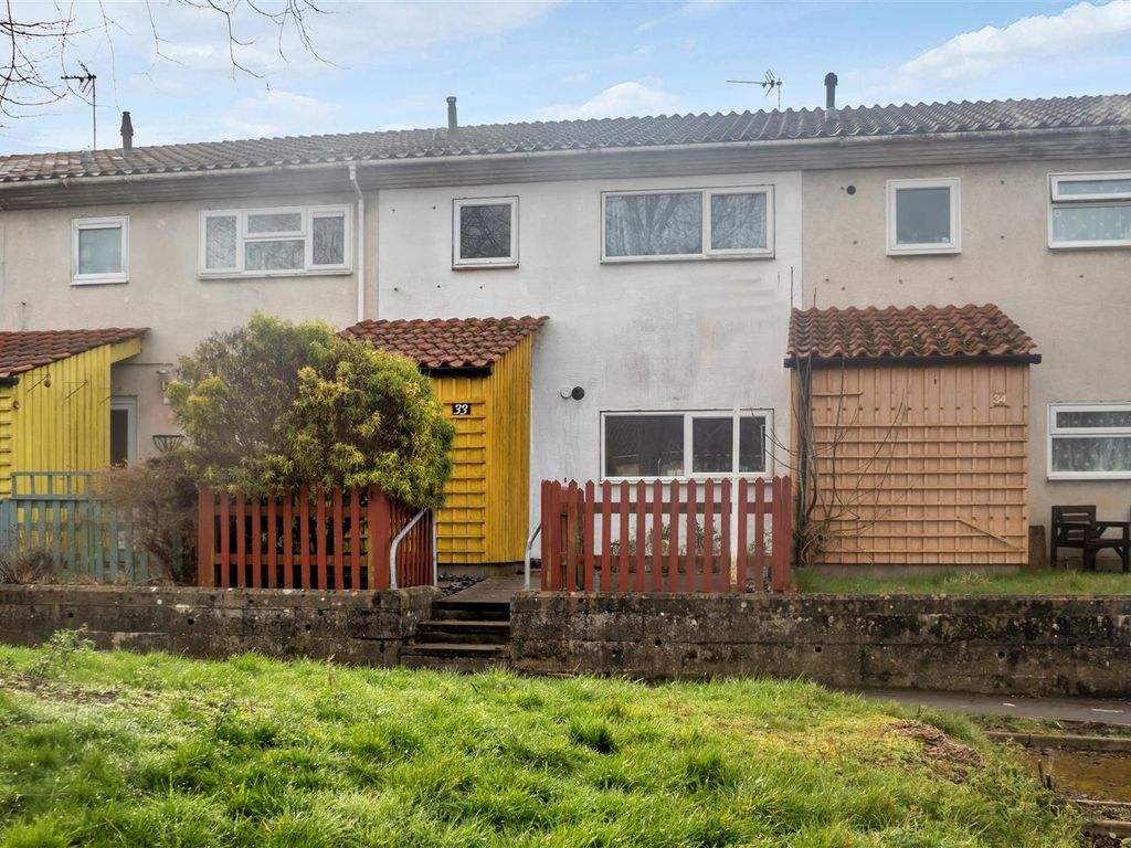 3 bed terraced house for sale in Hasgill Court, Heelands, Milton Keynes