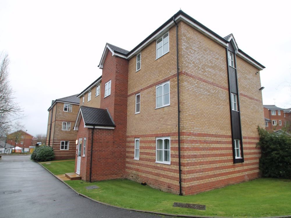 2 bed flat to rent in Simms Gardens, East Finchley N2, £1,675 pcm Zoopla