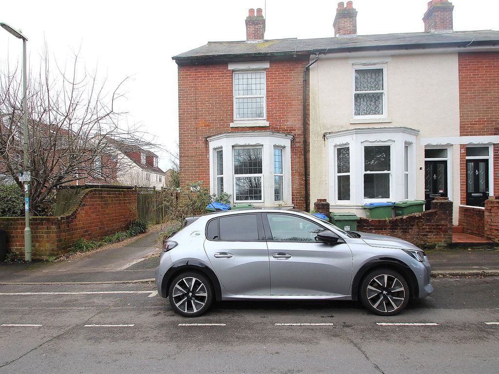 3 bed end terrace house for sale in Colenso Road, Fareham, Hampshire