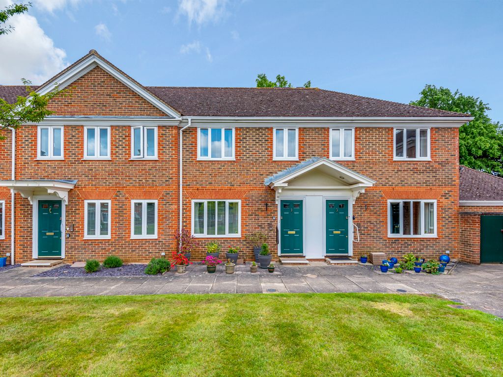 2 bed cottage for sale in Nevill Court, West Malling ME19 Zoopla