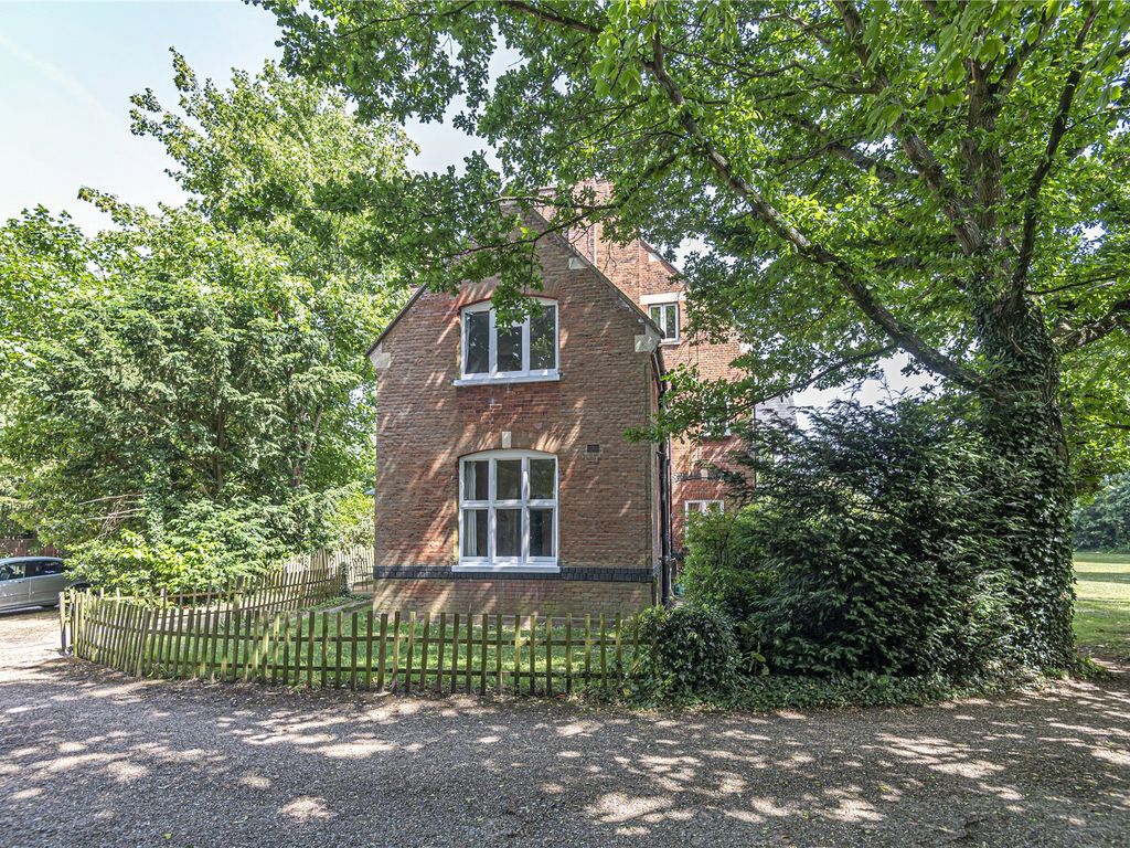 2 bed end terrace house for sale in Farrants Court, Bickley Park Road