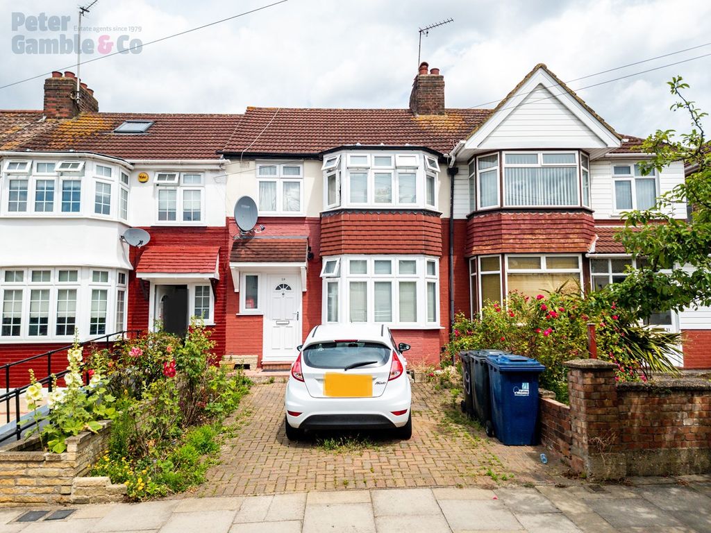 3 bed property for sale in Coniston Avenue, Perivale, Greenford UB6