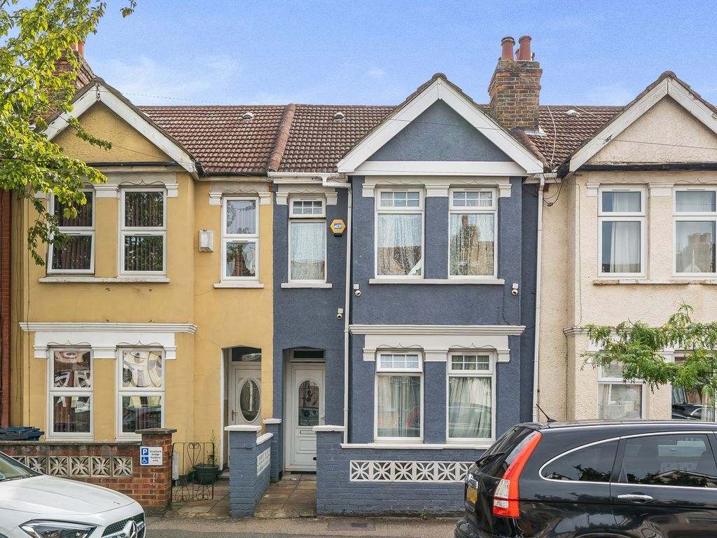 4 bed terraced house for sale in Townsend Road, Southall UB1, £540,000