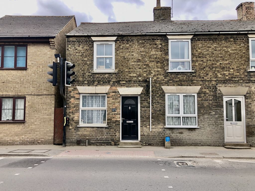 2 bed terraced house to rent in Whitmore Street, Whittlesey