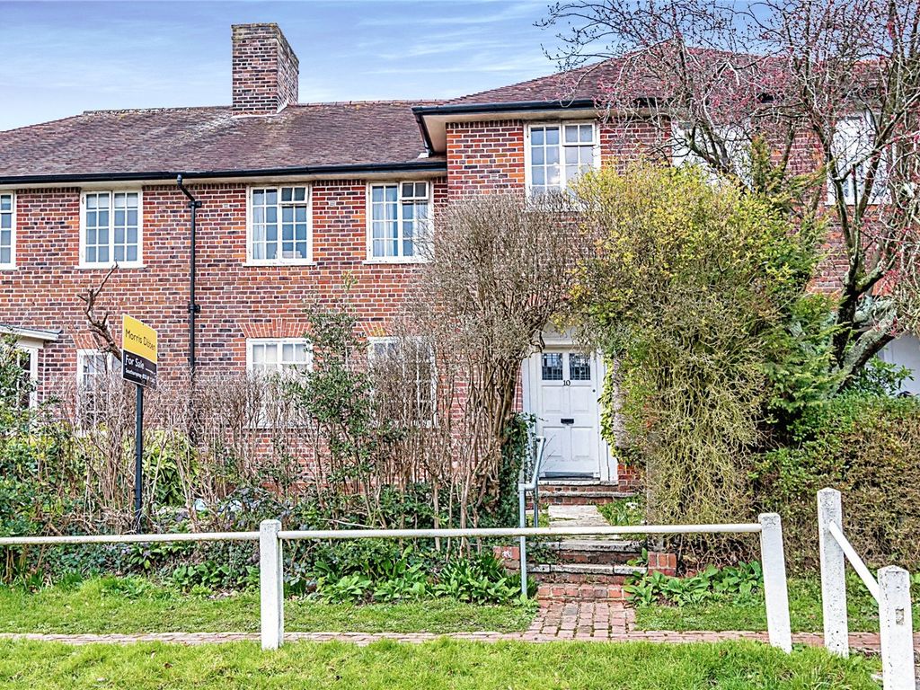 3 bed terraced house for sale in Orchards Way, Southampton SO17, £