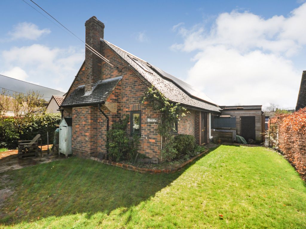5 bed detached house for sale in Rollestone Road, Shrewton, Salisbury