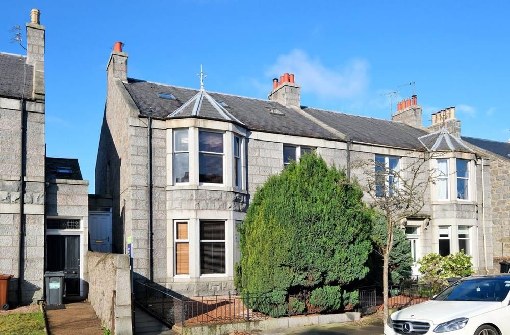 3 bed flat to rent in Blenheim Place, Aberdeen AB25 Zoopla