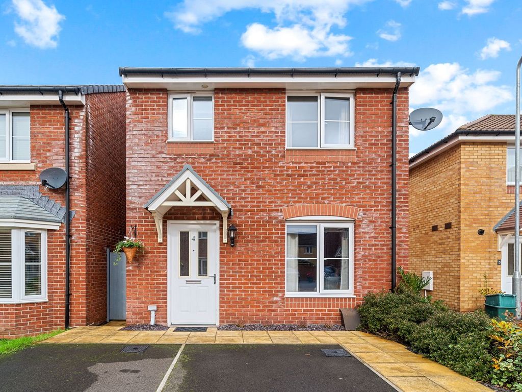 3 bed detached house for sale in Aluminium Close, Rogerstone NP10 Zoopla