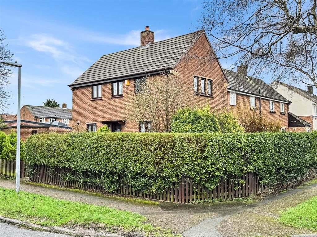 3 bed end terrace house for sale in Dudley Road, Cambridge CB5, £