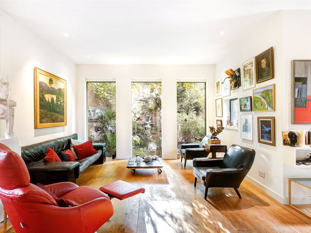 Home Road, London SW11  