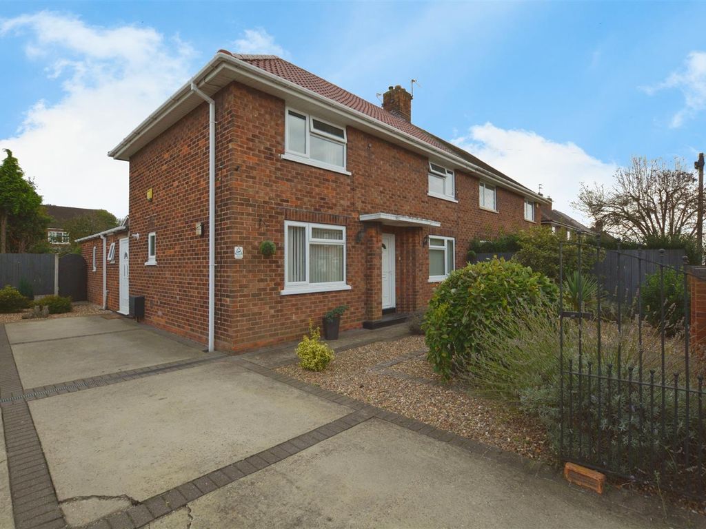 4 bed semidetached house for sale in Burnham Road, Scunthorpe DN15, £
