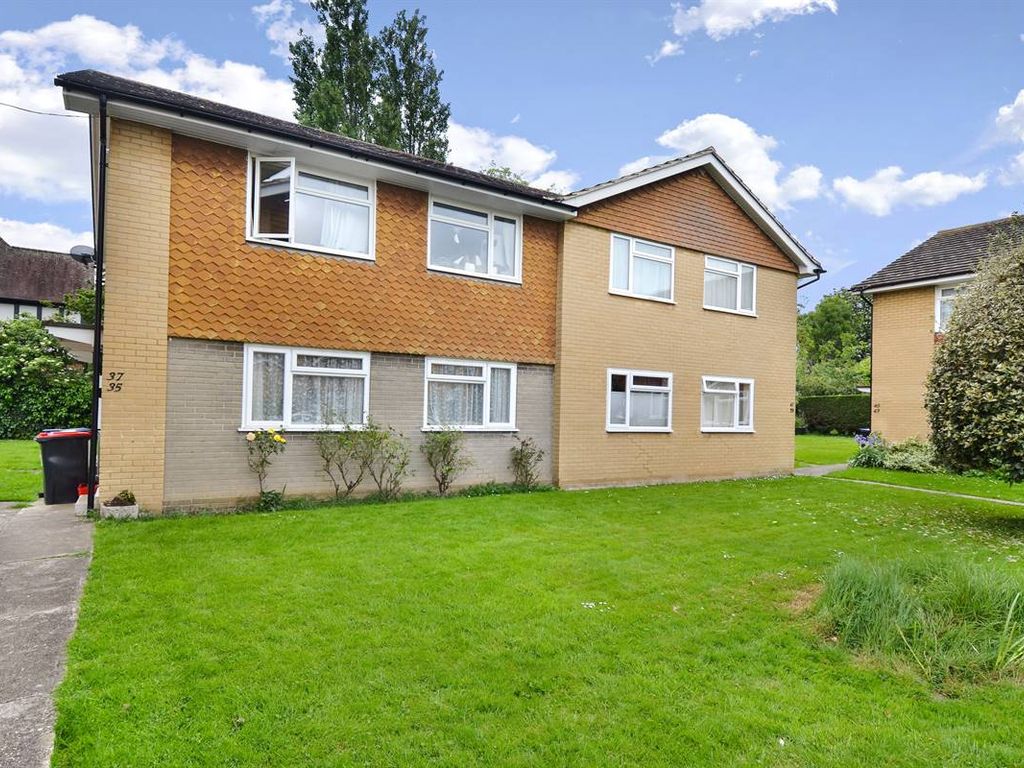 2 bed flat for sale in Glebe Way, Whitstable CT5, £195,000 Zoopla
