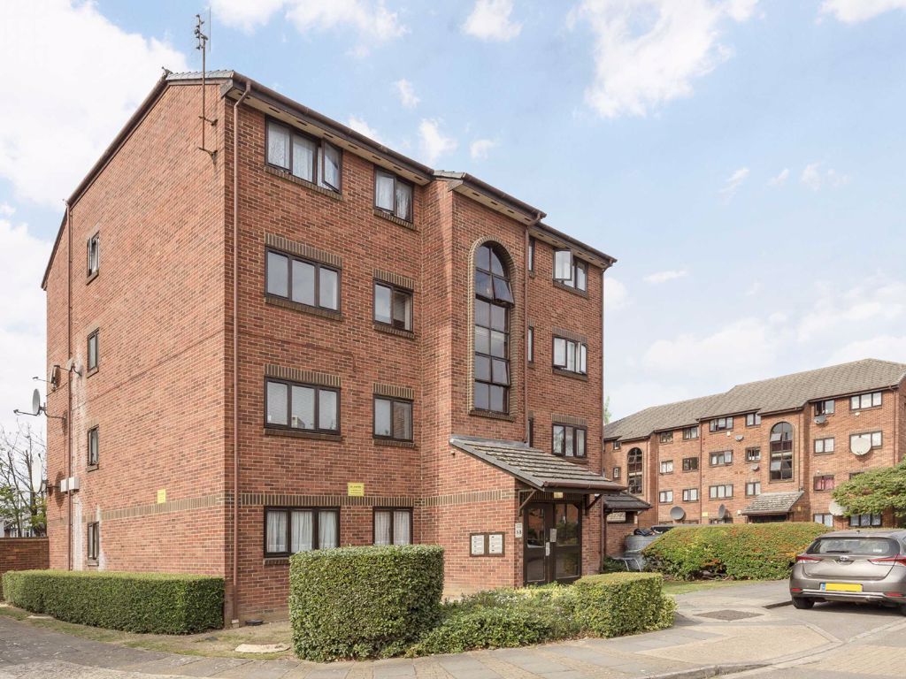 2 bed flat for sale in Cotton Avenue, London W3 Zoopla