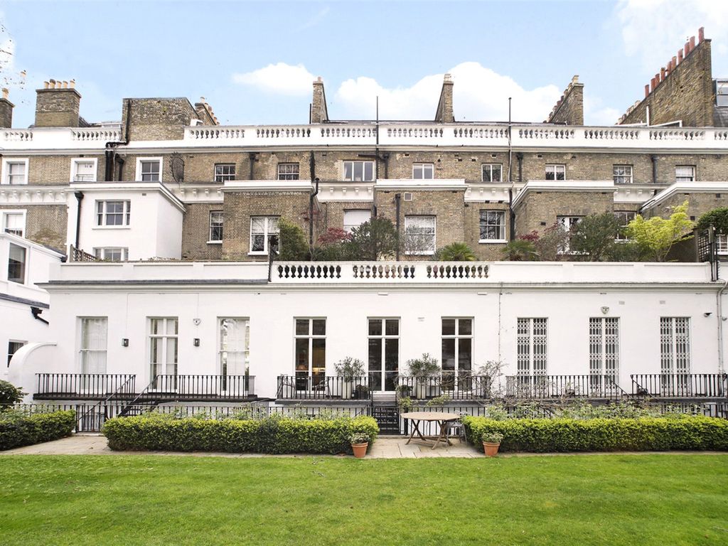 2 bed flat for sale in Onslow Gardens, South Kensington, London SW7