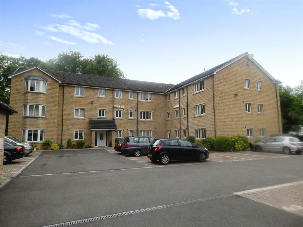 3 bed flat to rent in Kings Court, Kings Mill Lane, Huddersfield, West