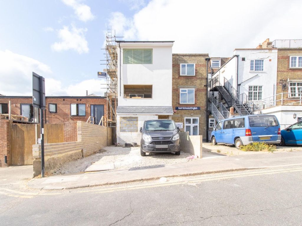 2 bed flat for sale in Crofts Place, Broadstairs CT10 Zoopla