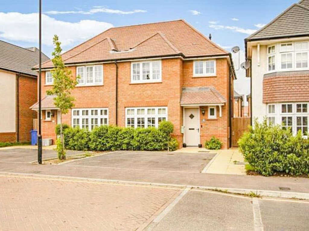 3 bed semidetached house for sale in Robertson Drive, Sittingbourne