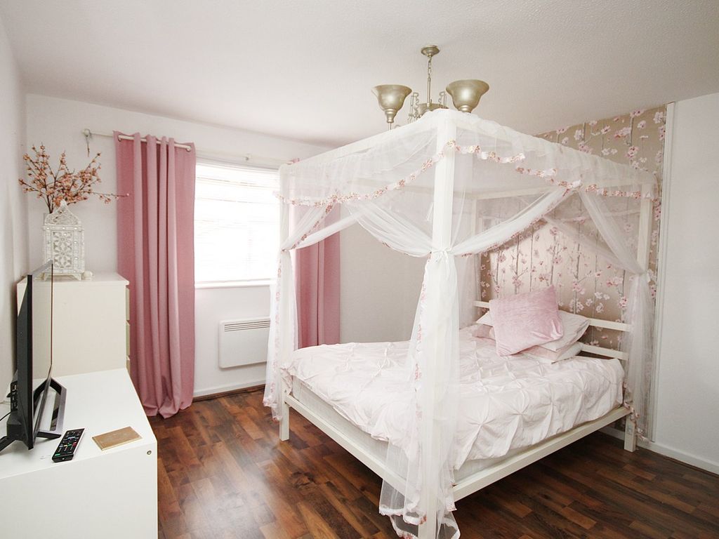 2 bed flat for sale in Frobisher Court, Old Hall, Warrington WA5 Zoopla