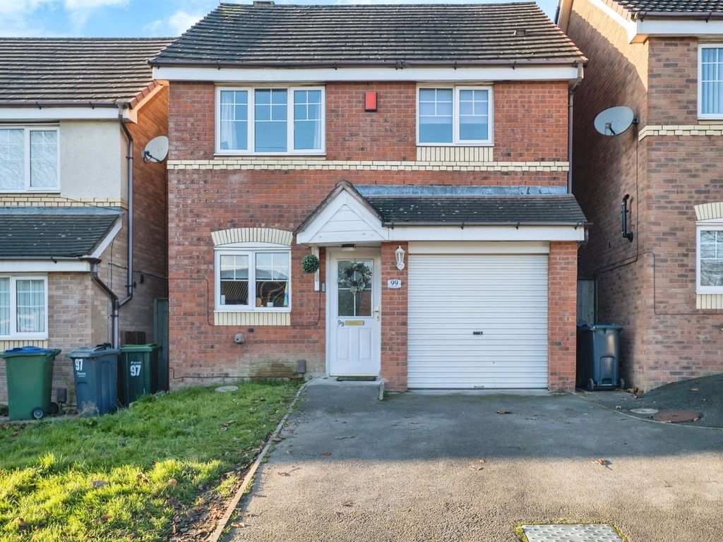 3 bed detached house for sale in Brackendale Drive, Walsall WS5, £