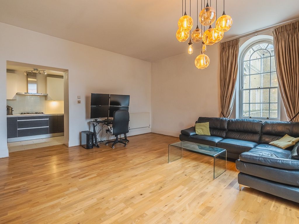 3 bed flat for sale in Royal Drive, London N11, £620,000 Zoopla