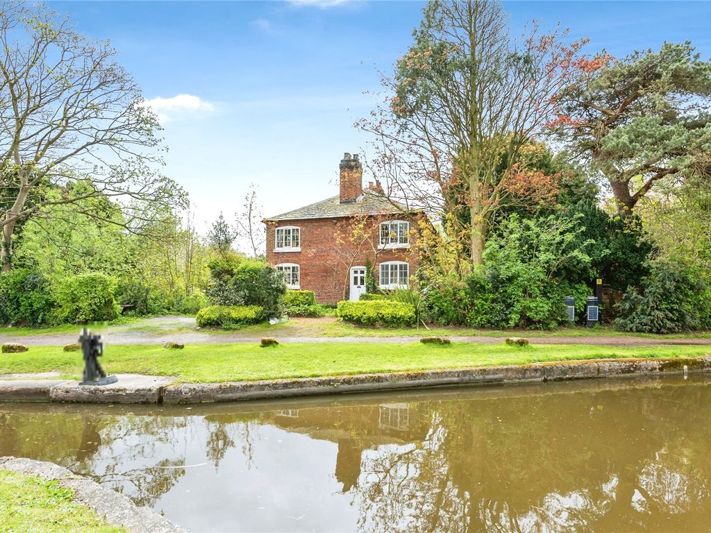 4 bed detached house for sale in Fradley Junction, Alrewas, BurtonOn