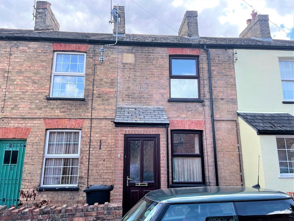 2 bed terraced house to rent in Hull Hill, Hull