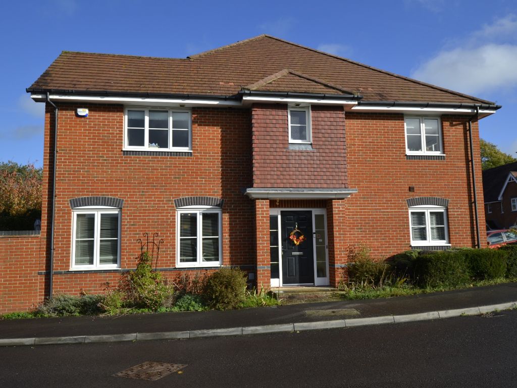 4 bed end terrace house for sale in Hermitage Green, Hermitage