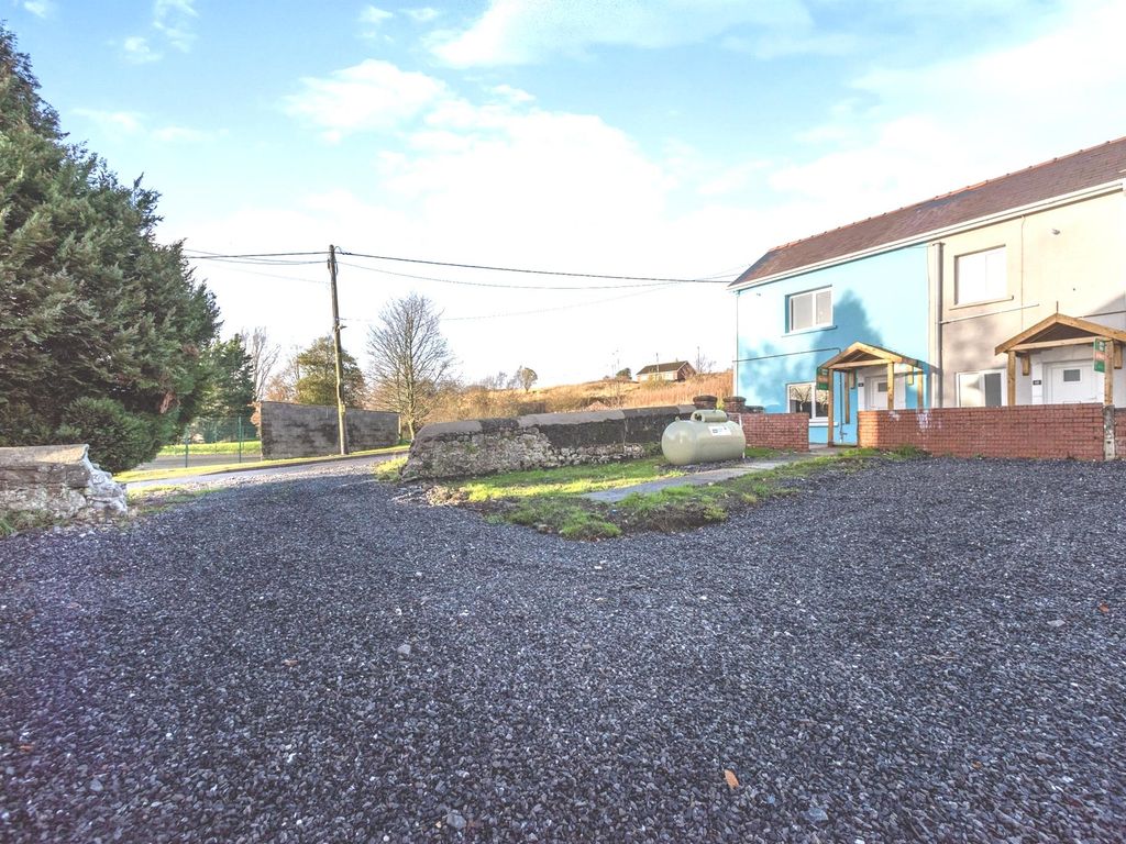 3 bed semidetached house for sale in Brynbrain Road, Cwmllynfell