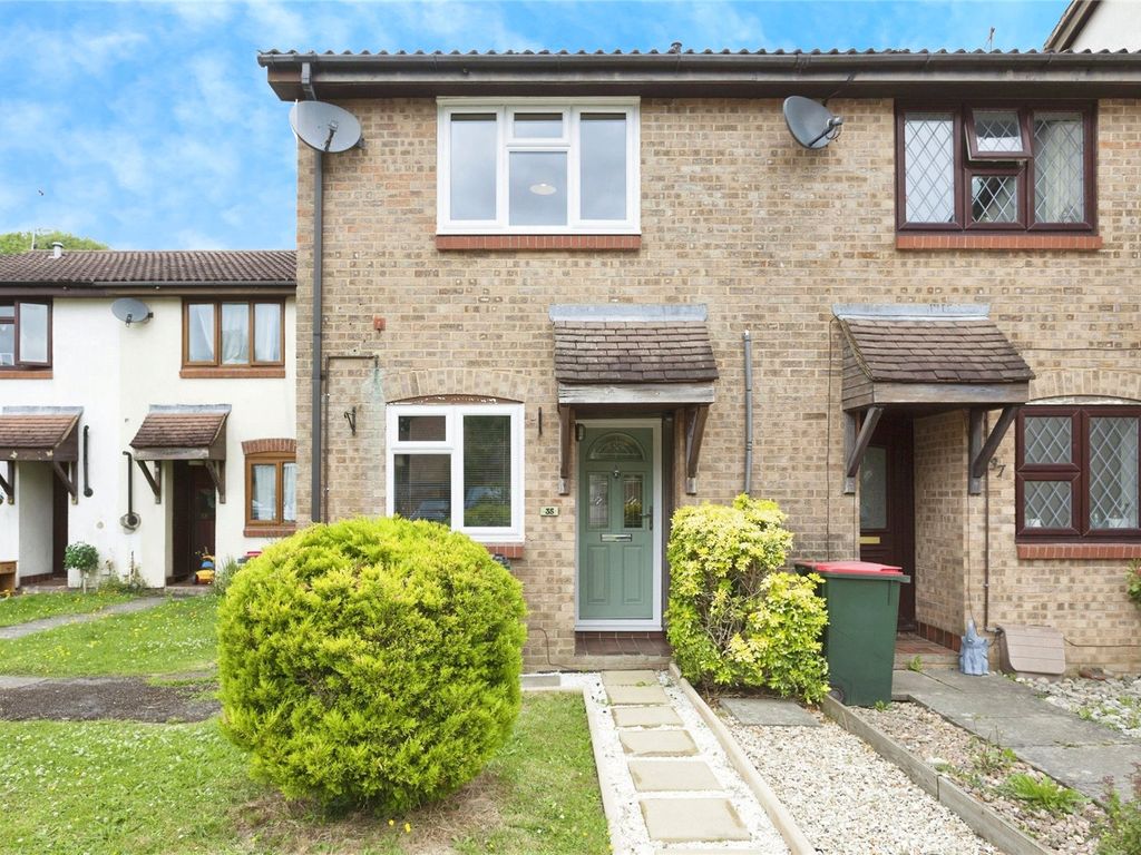 2 bed end terrace house for sale in Ferndown, Crawley, West Sussex RH10