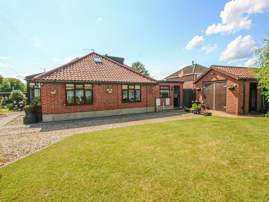3 bed detached bungalow for sale in Boundary Road, Hellesdon, Norwich