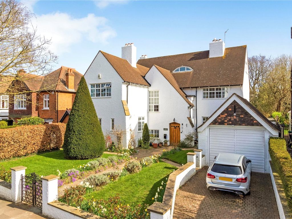 6 bed detached house for sale in Garden Road, Bromley, Kent BR1 Zoopla