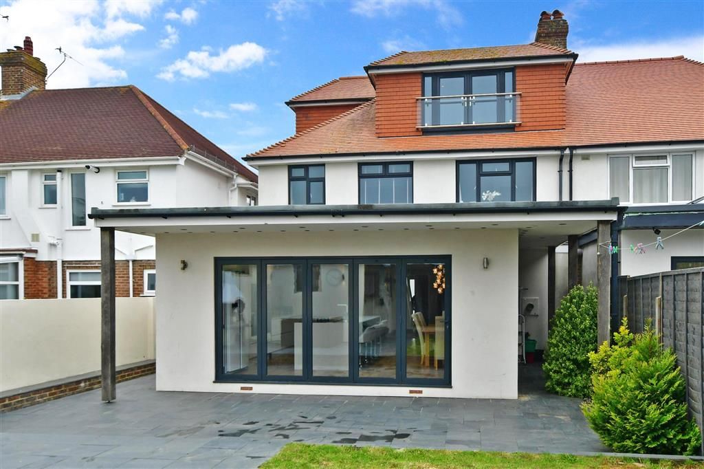 4 bed semidetached house for sale in V Avenue, Worthing, West
