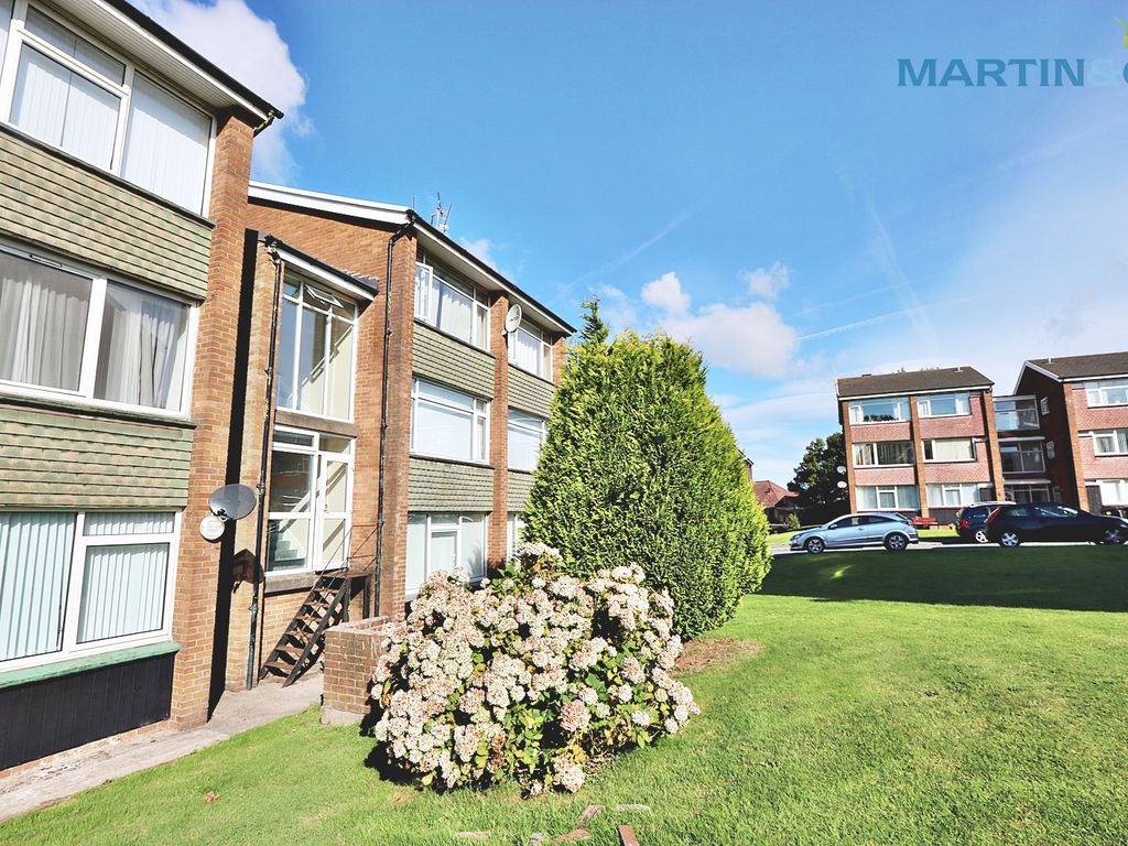 2 bed flat for sale in Kennerleigh Road, Rumney, Cardiff CF3, £120,000
